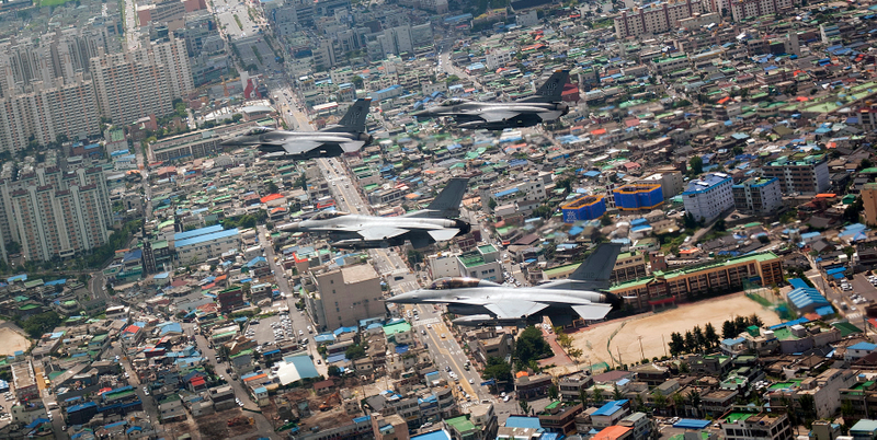 Illustration for article titled 75 Amazing Images Of U.S. Air Power In South Korea